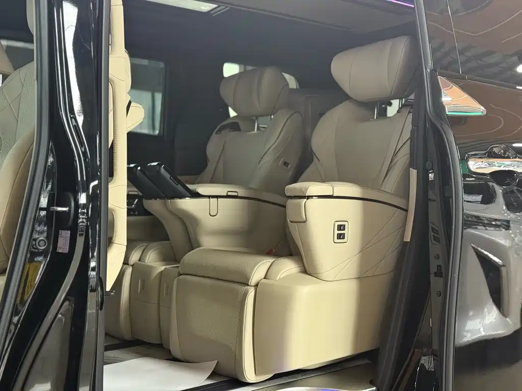 Toyota Vellfire 2024 — фото 13