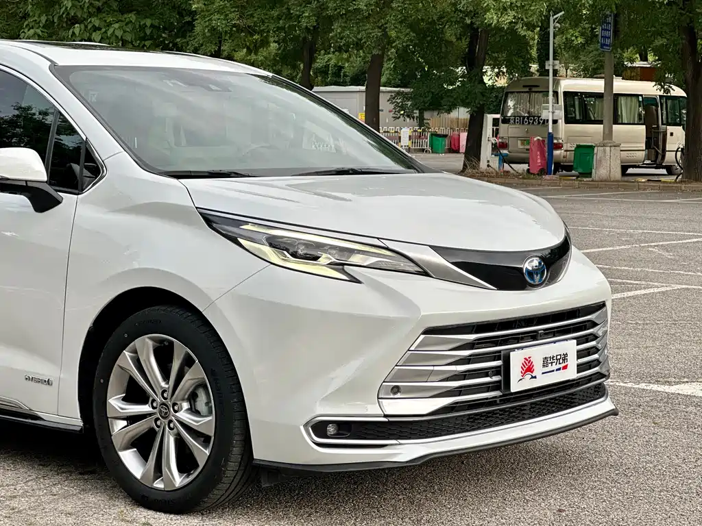 Toyota Sienna 2023