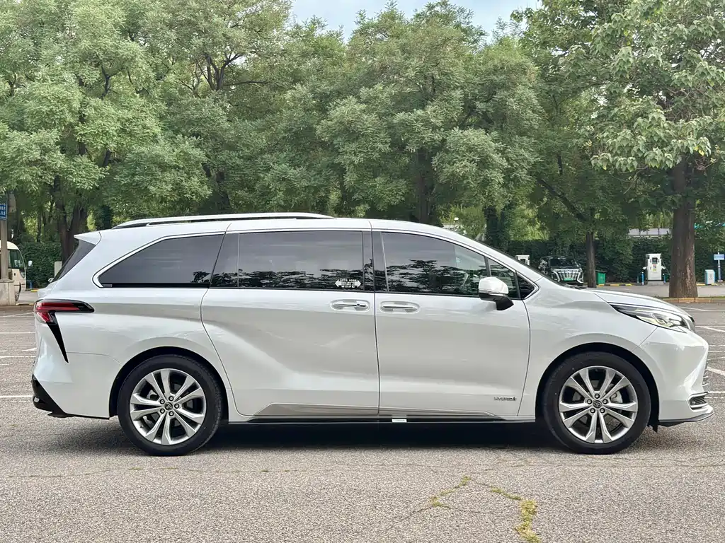 Toyota Sienna 2023