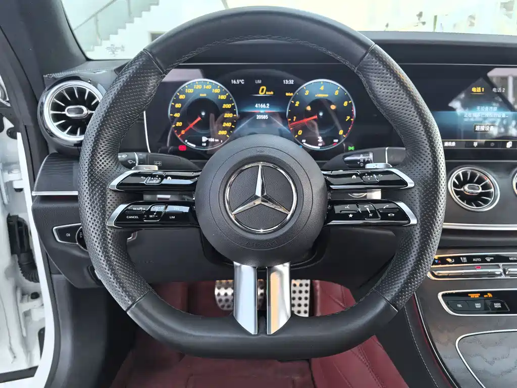 Mercedes-Benz E-Class 2023 — фото 8