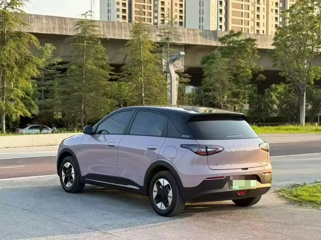 Geely Galaxy Starwish 2025 — фото 9