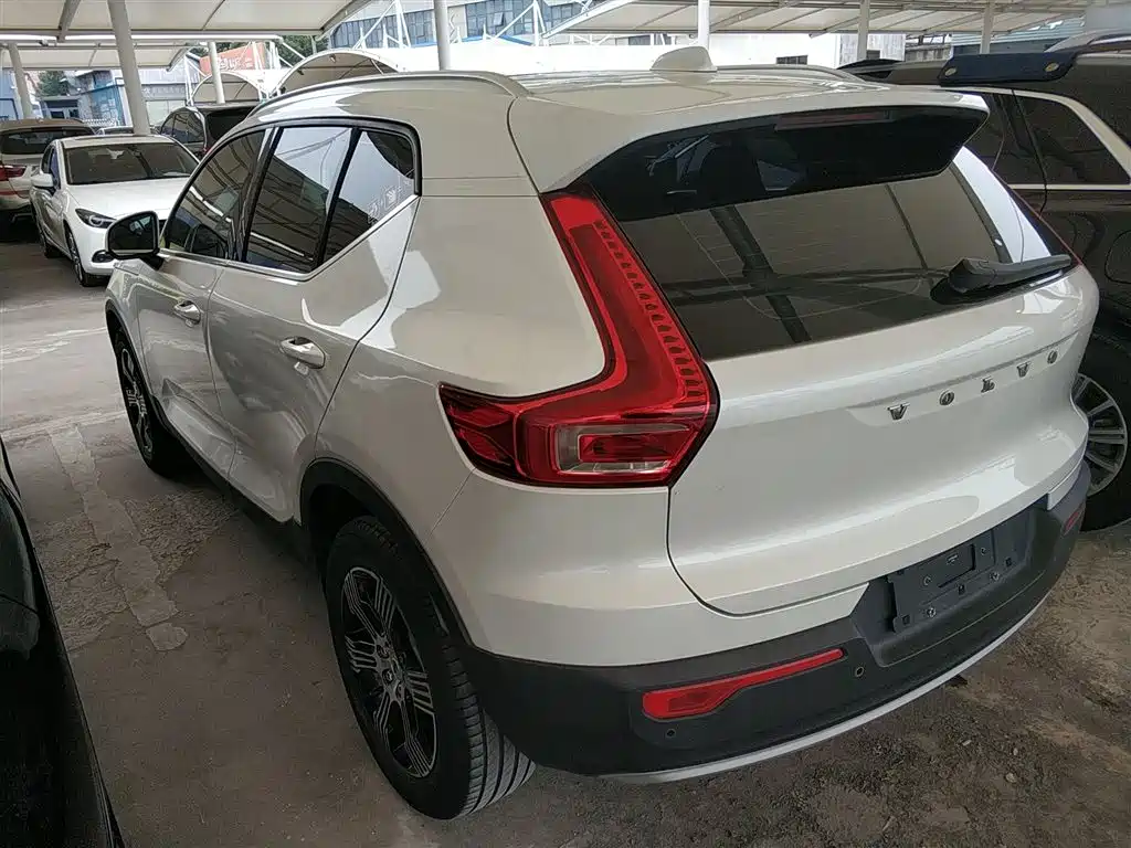 Volvo XC40 2019 — фото 23