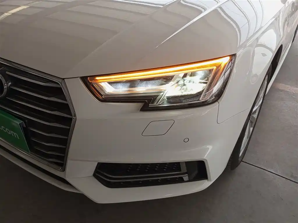 Audi A4L 2019 — фото 18