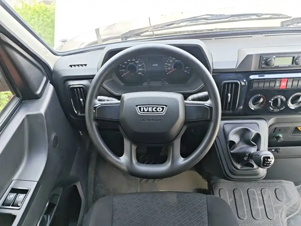 Iveco Proud 2024 — фото 11