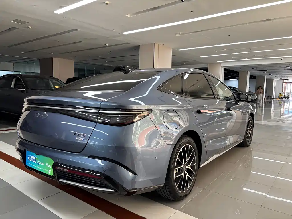 BYD Seal 07 DM-i 2025 — фото 5
