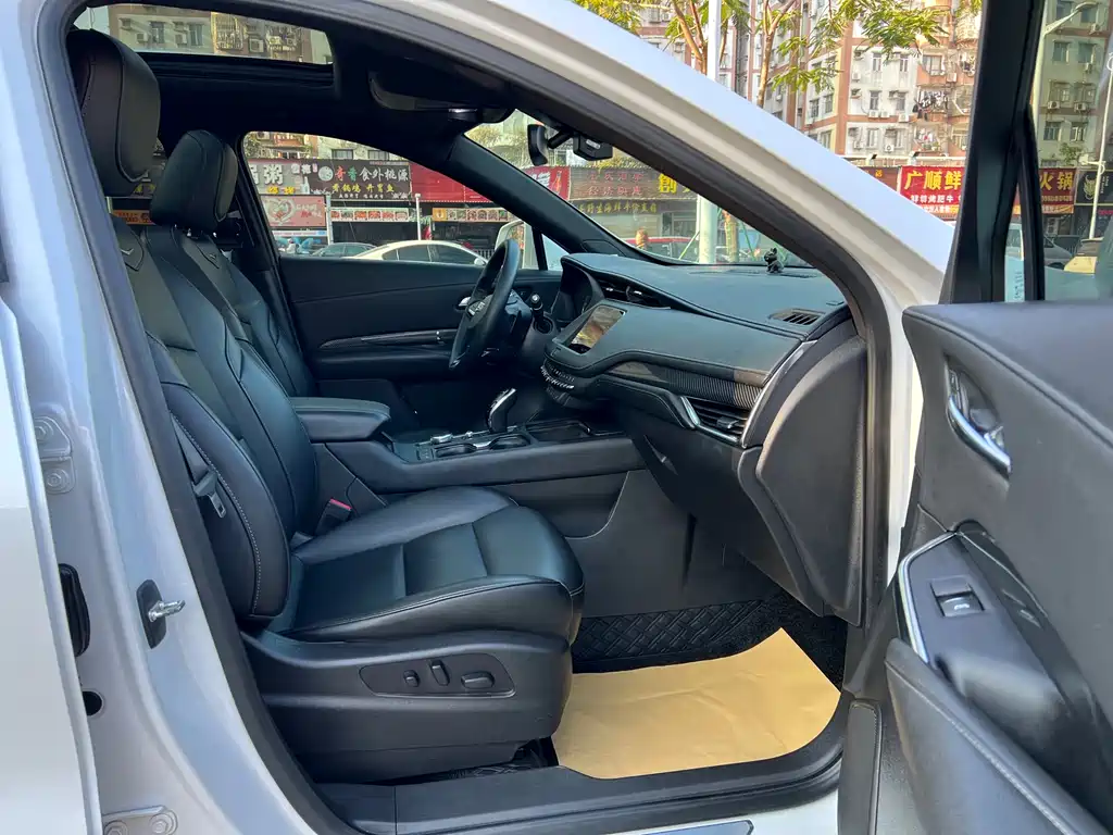 Cadillac XT4 2020 — фото 14