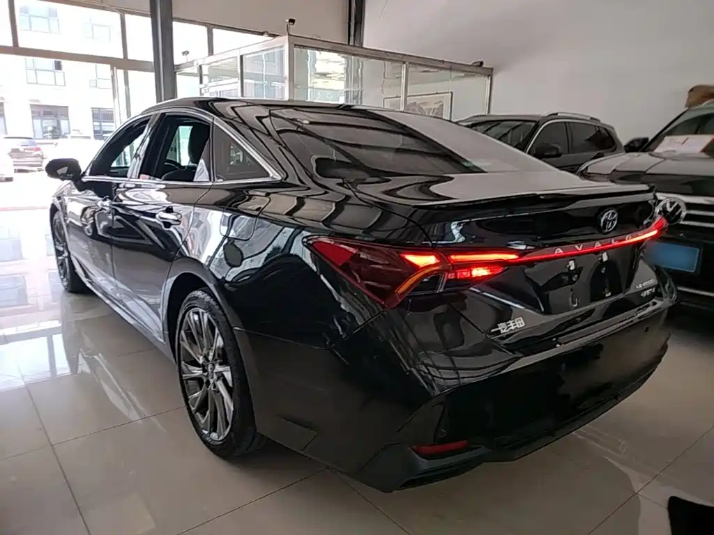 Toyota Avalon 2025