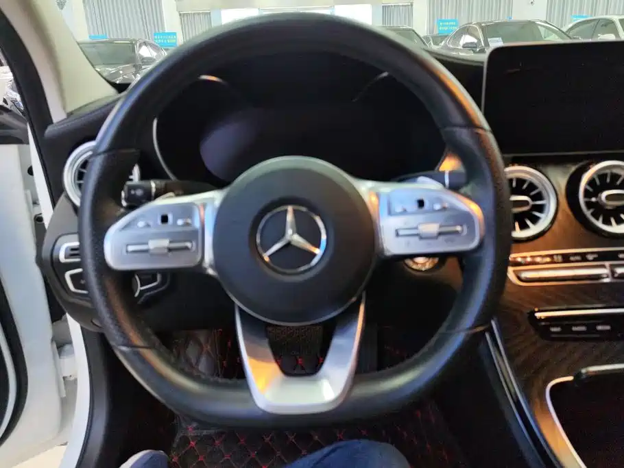 Mercedes-Benz C-Class 2019 — фото 15