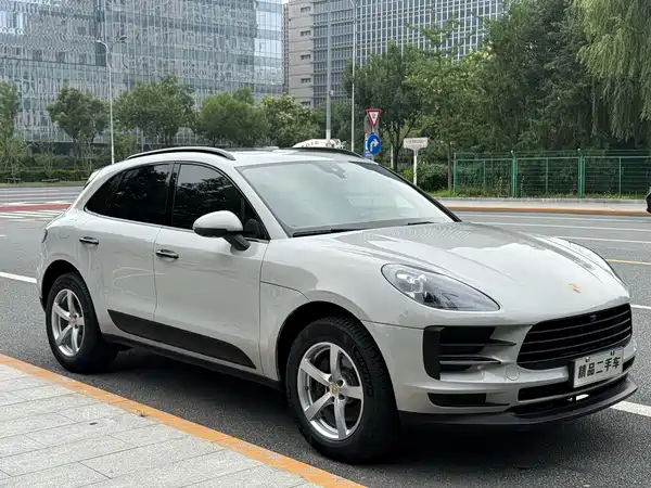 Porsche Macan 2021