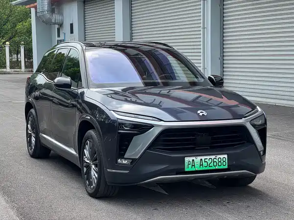 NIO ES8 2021