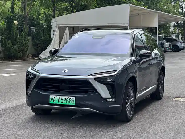 NIO ES8 2021