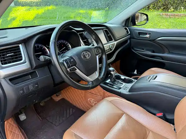 Toyota Highlander 2020