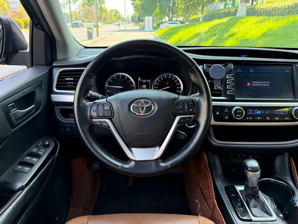 Toyota Highlander 2020 — фото 14