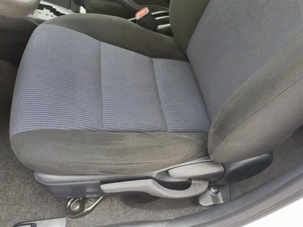 Toyota Yaris L 2015 — фото 20