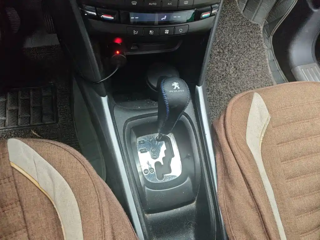 Peugeot 2008 2015