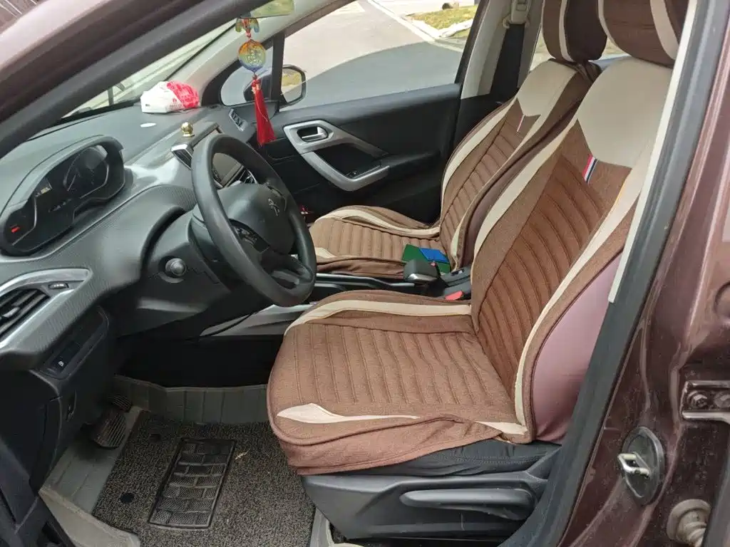 Peugeot 2008 2015 — фото 15