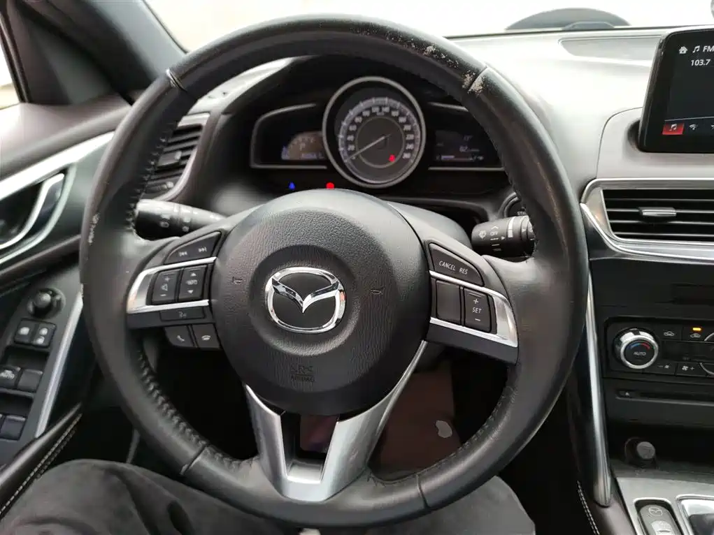 Mazda CX-4 2016 — фото 11
