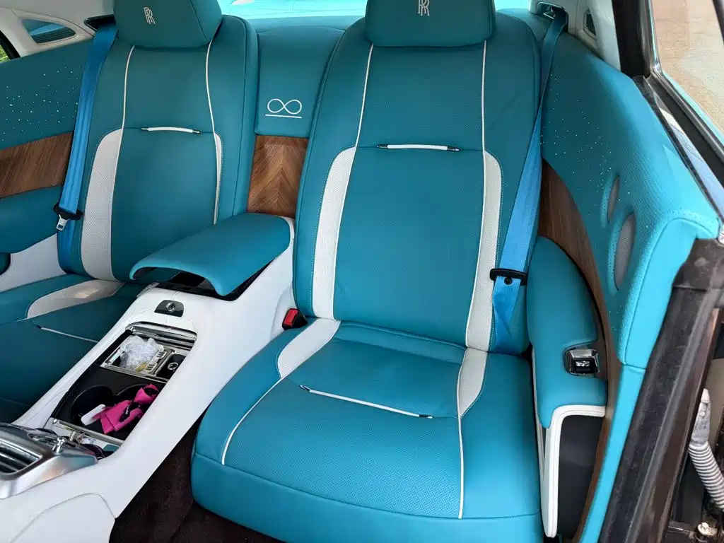 Rolls-Royce Phantom 2015 — фото 12
