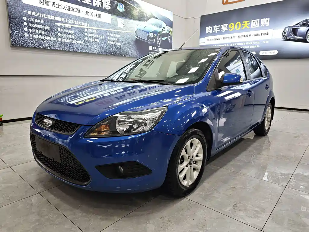 Ford Focus 2014 — фото 1