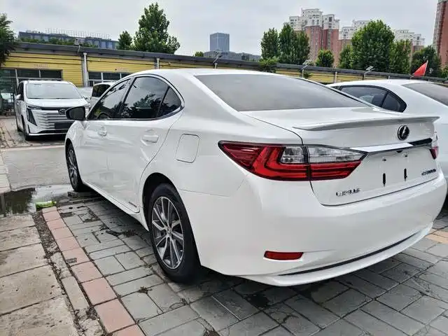 Lexus ES 2015 — фото 3