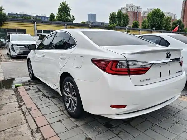Lexus ES 2015