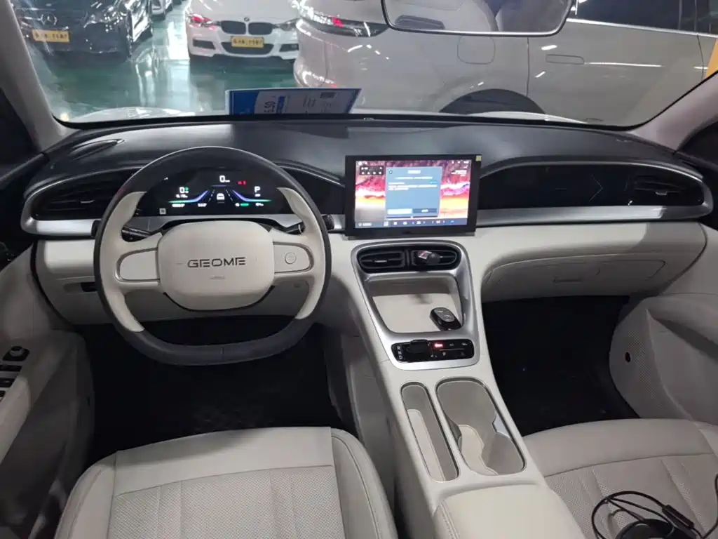 Geely Galaxy Starwish 2025 — фото 10