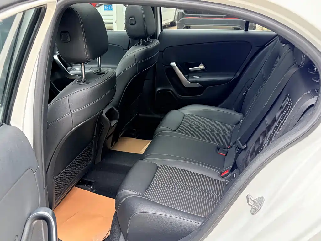 Mercedes-Benz A-Class 2020 — фото 8