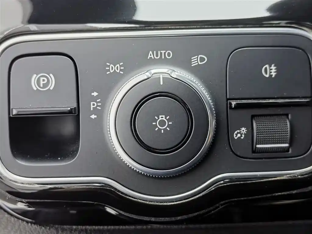Mercedes-Benz A-Class 2020 — фото 21