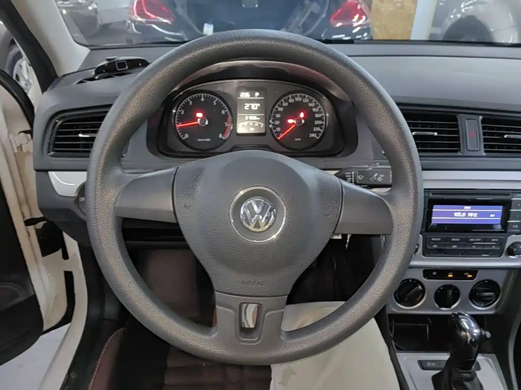 Volkswagen Lavida 2016 — фото 11