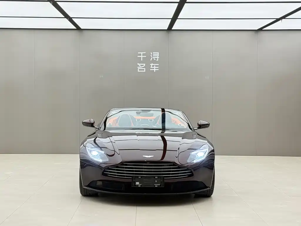Aston Martin DB11 2019 — фото 2