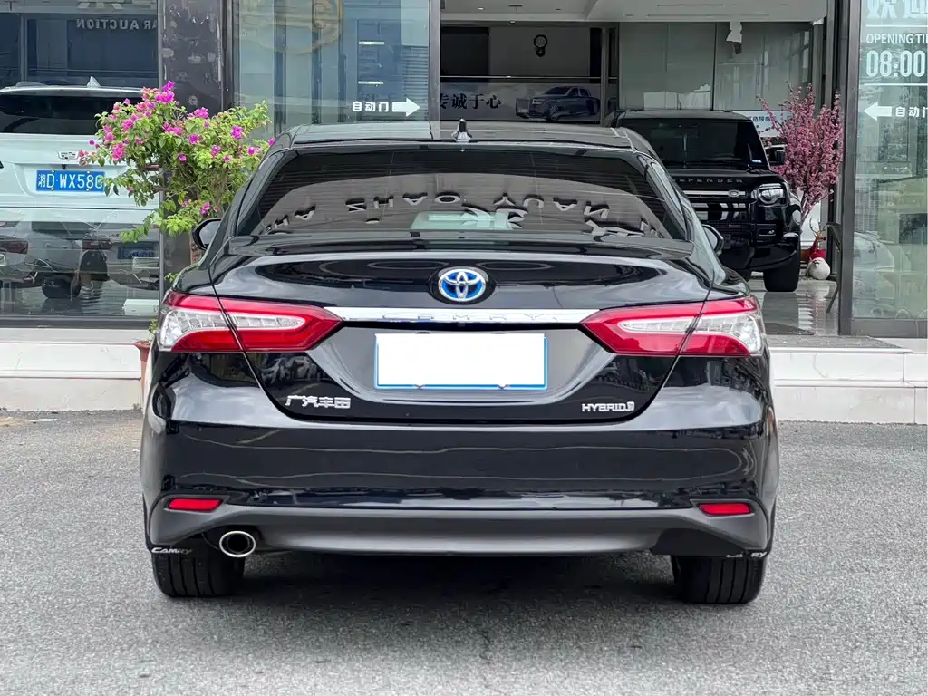 Toyota Camry 2022 — фото 9