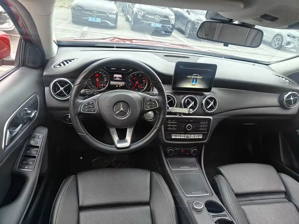 Mercedes-Benz GLA 2018 — фото 11