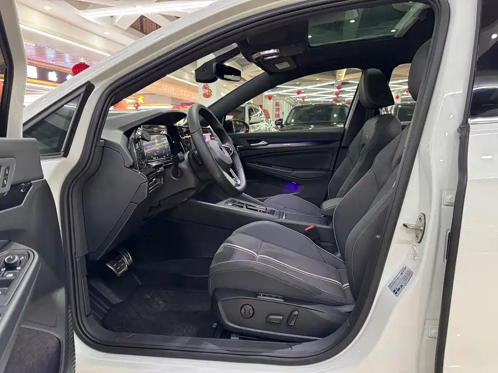 Volkswagen Golf 2023