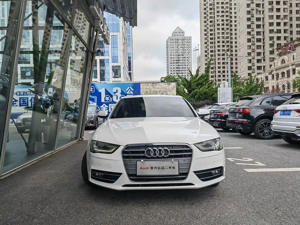 Audi A4L 2015