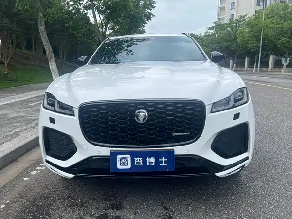 Jaguar F-PACE 2024