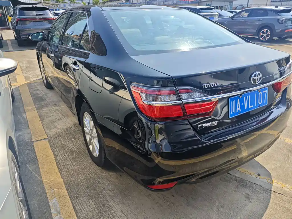 Toyota Camry 2017 — фото 16
