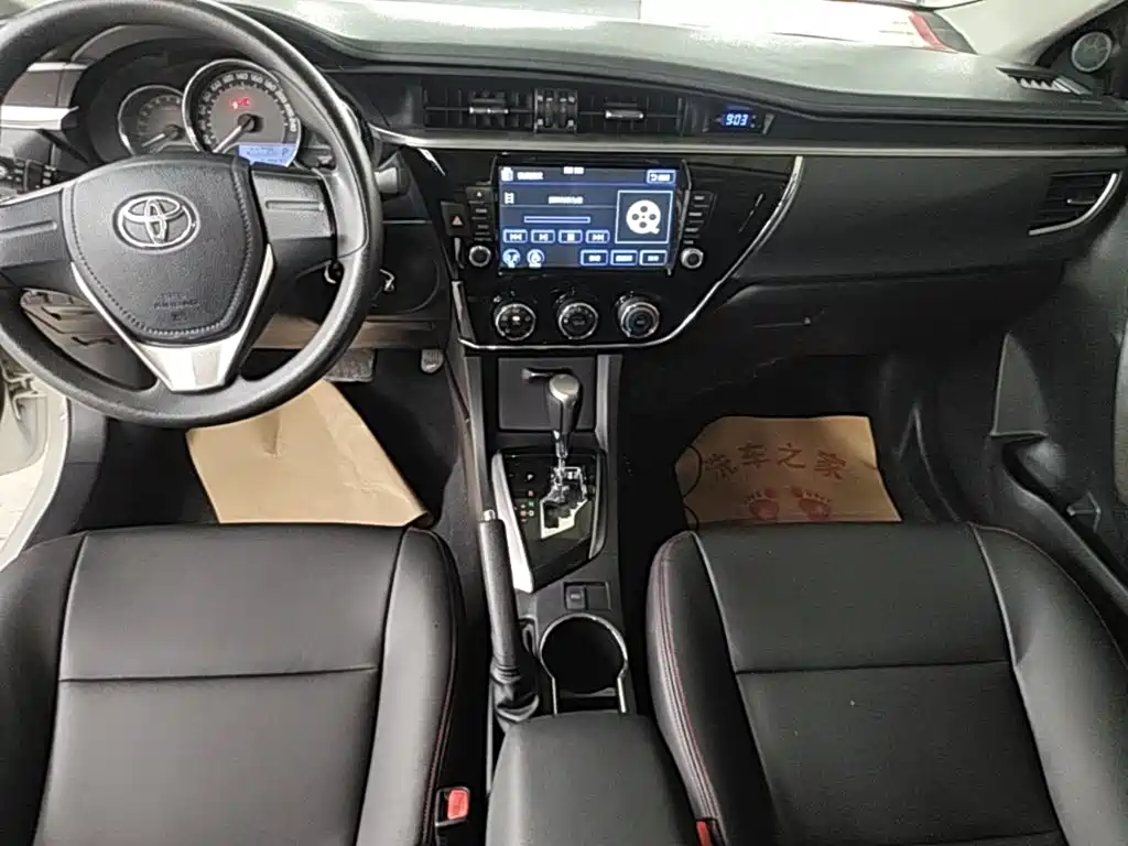 Toyota Corolla 2015 — фото 13