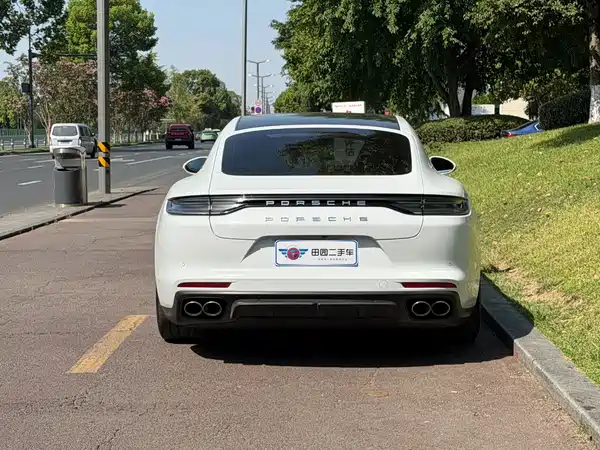 Porsche Panamera 2022