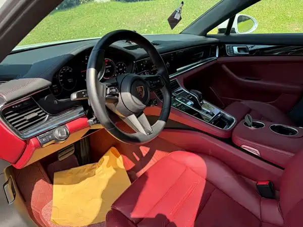 Porsche Panamera 2022