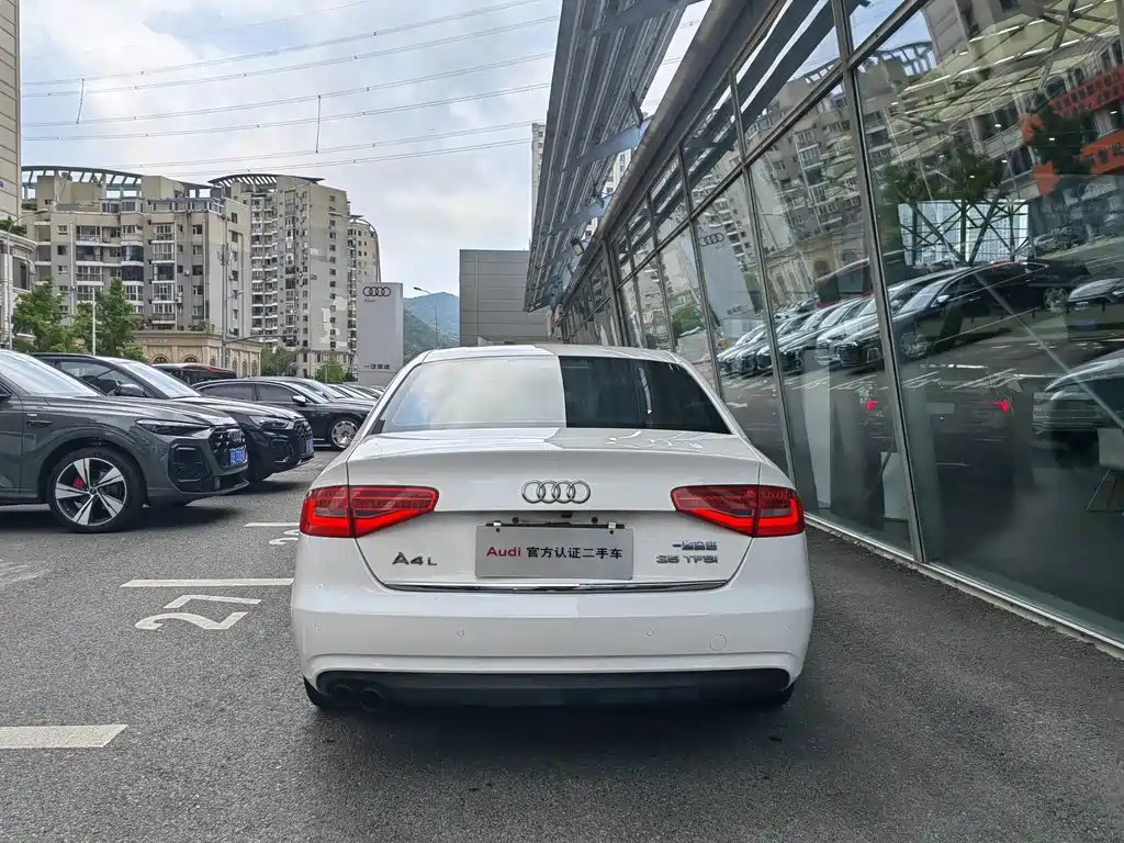 Audi A4L 2015
