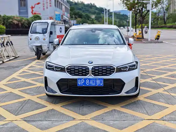 BMW 3 Series 2023