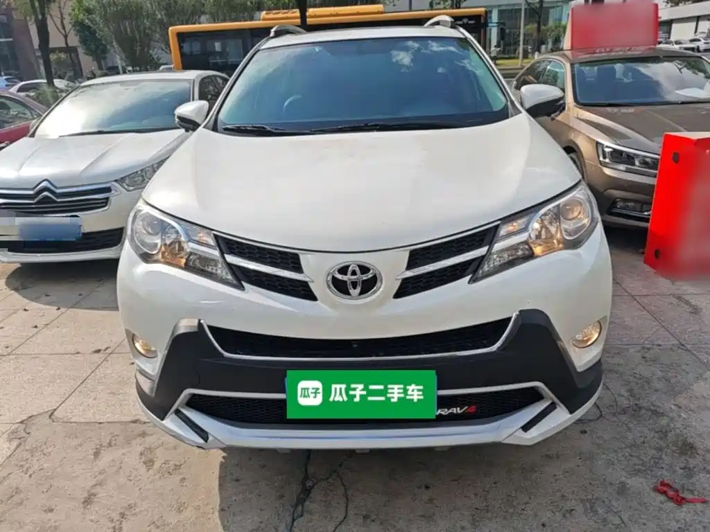 Toyota RAV4 2016 — фото 3