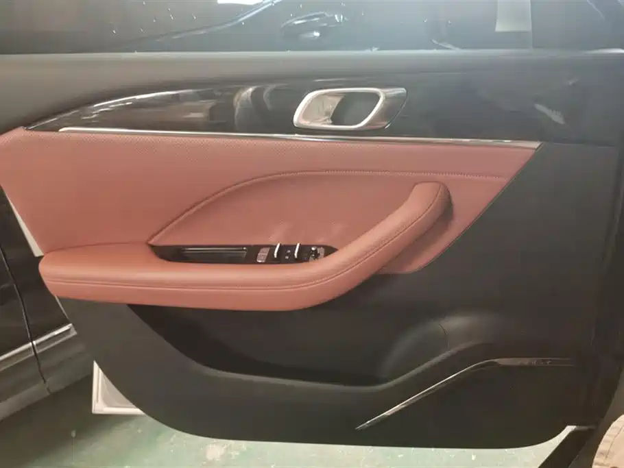 Geely Emgrand 2026