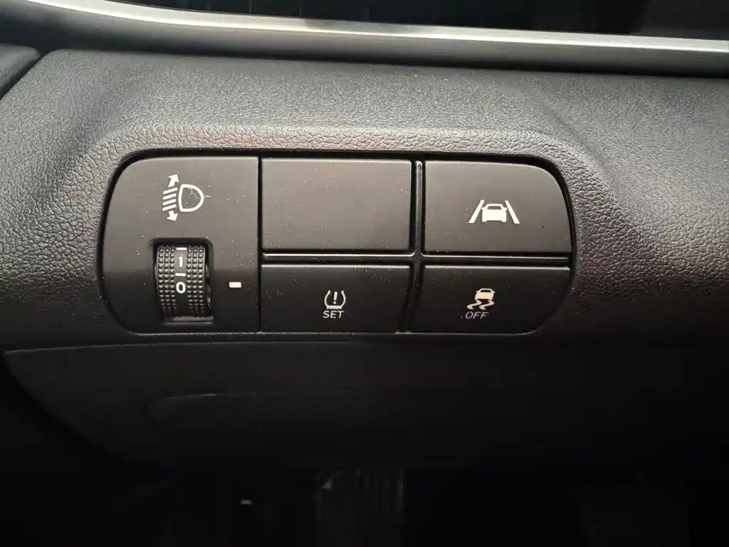 Hyundai Elantra 2022 — фото 16