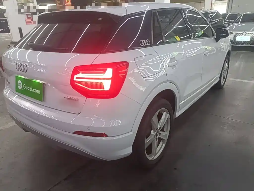 Audi Q2L 2020