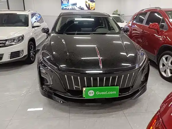 Hongqi E-QM5 2024