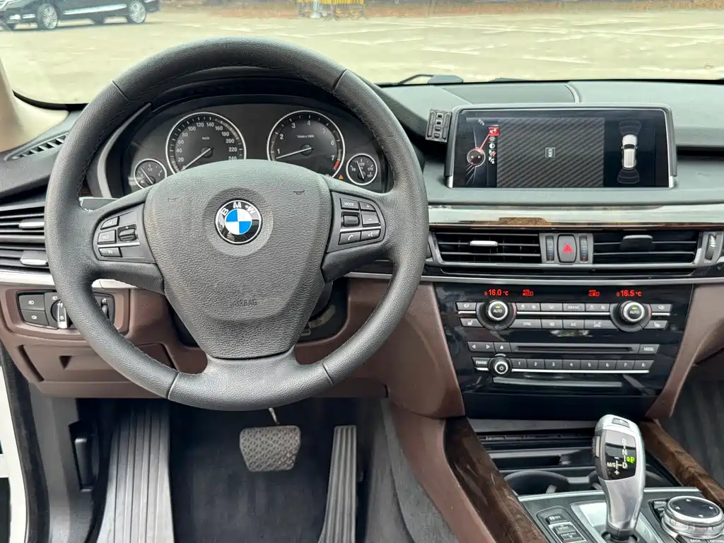 BMW X5 2015 — фото 15