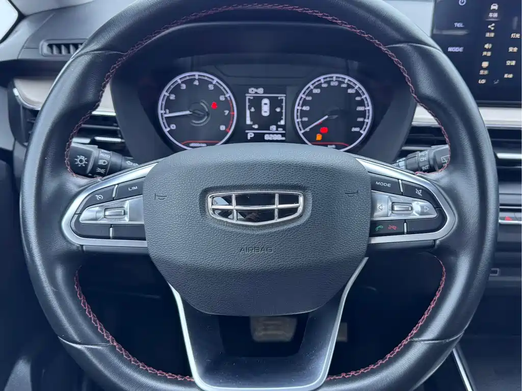 Geely Vision X3 2022 — фото 12