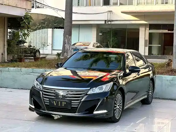 Toyota Crown 2018