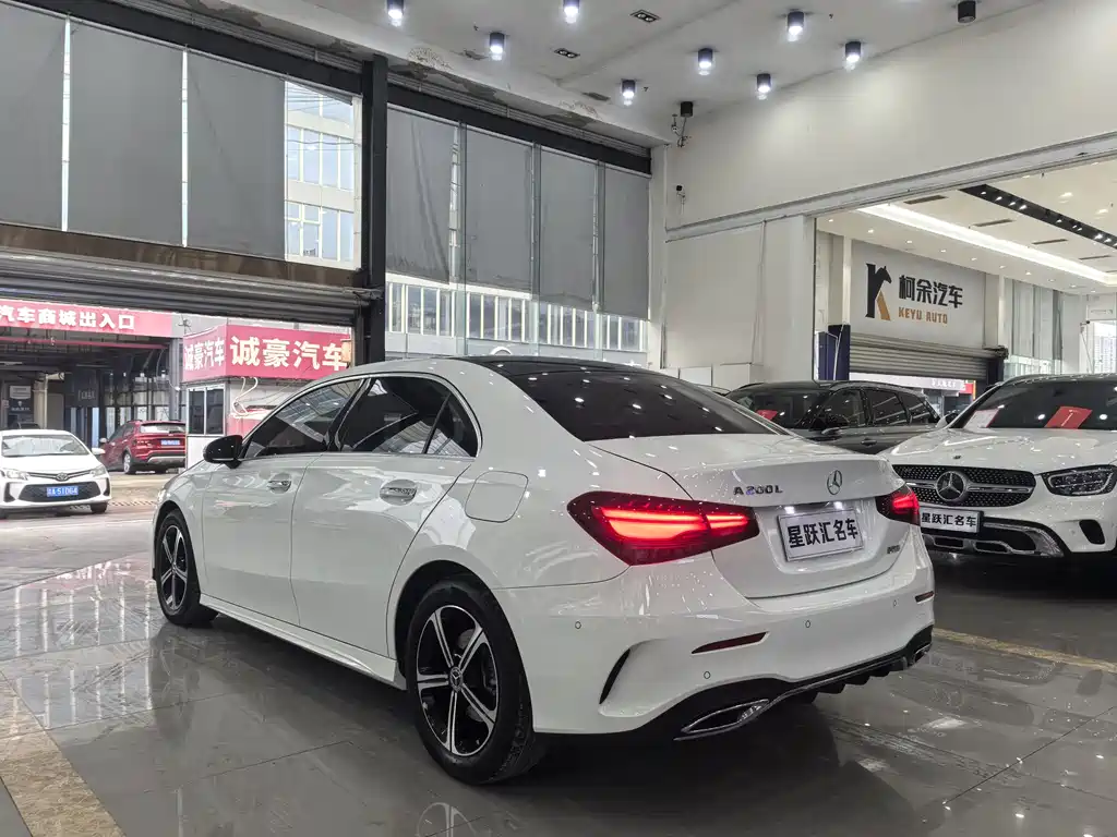 Mercedes-Benz A-Class 2024 — фото 4